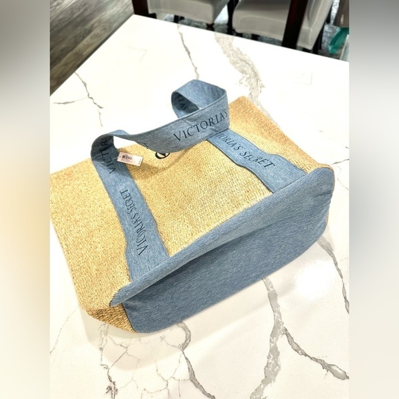 NWT Victoria’s Secret straw tote - Picture 2 of 9